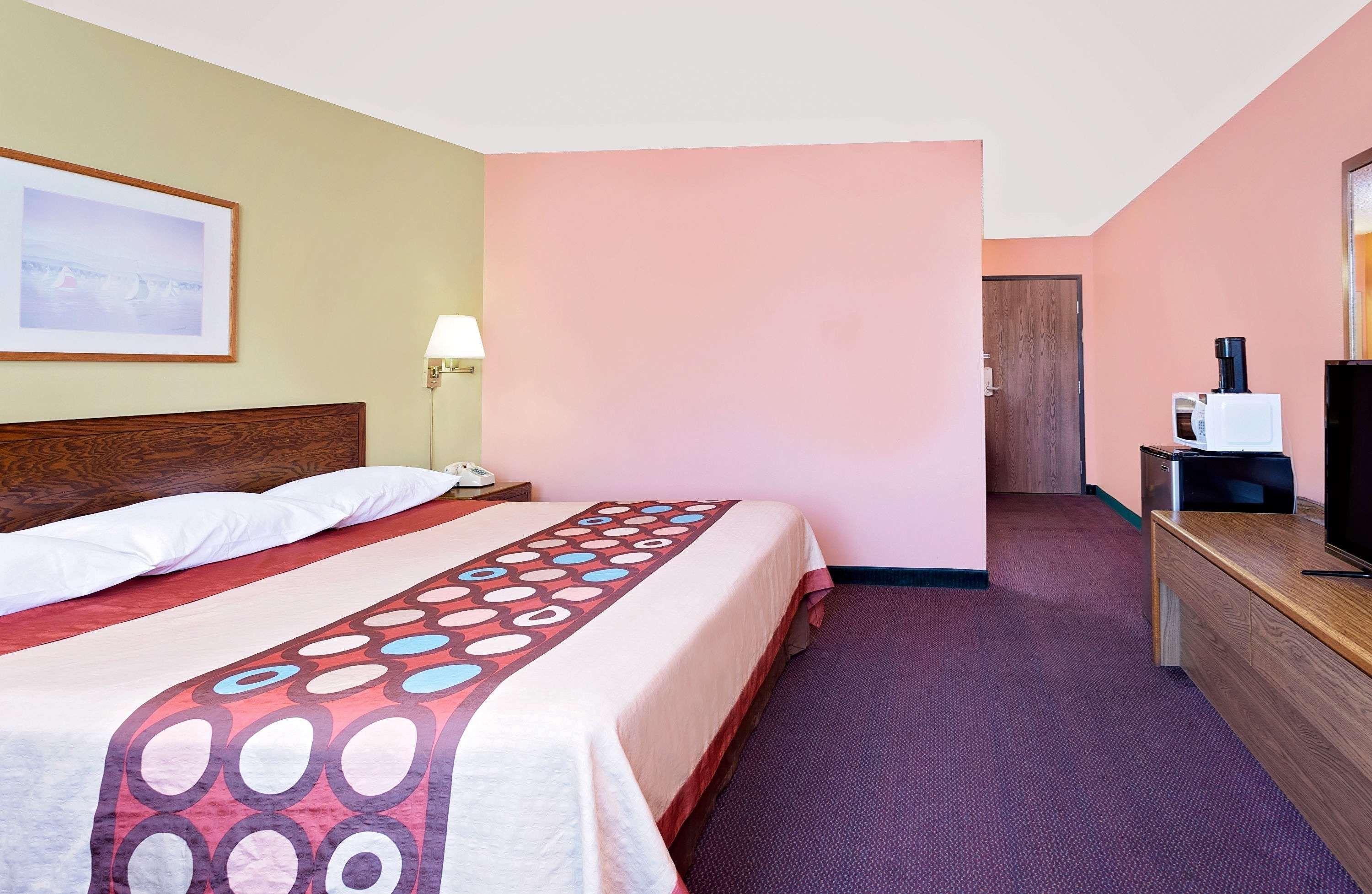 Super 8 By Wyndham Sturgeon Bay Hotel Buitenkant foto